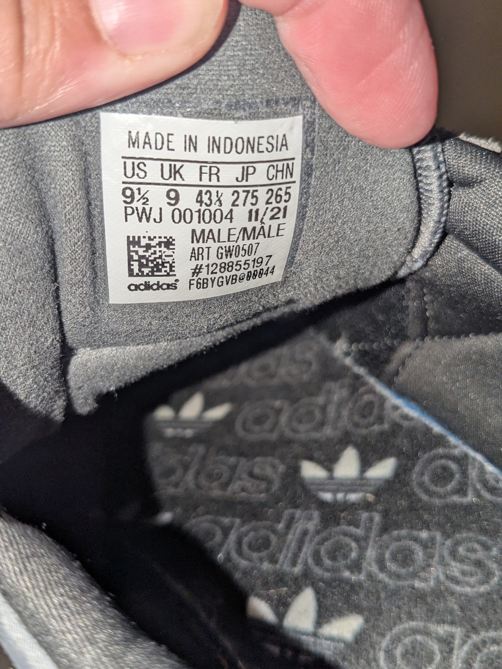 Adidas Men's Gray & Black Retro Runner Sneakers - Picture 5 of 5